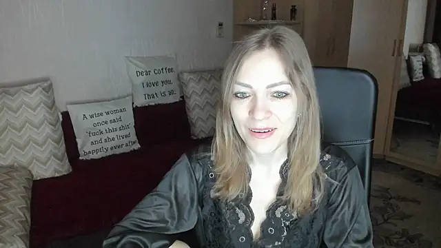 Tiffany Bates online show from March 3, 3:23 am