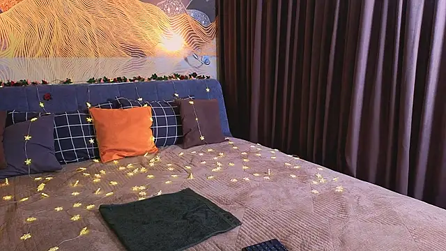 MilaYumi online show from March 26, 8:53 am