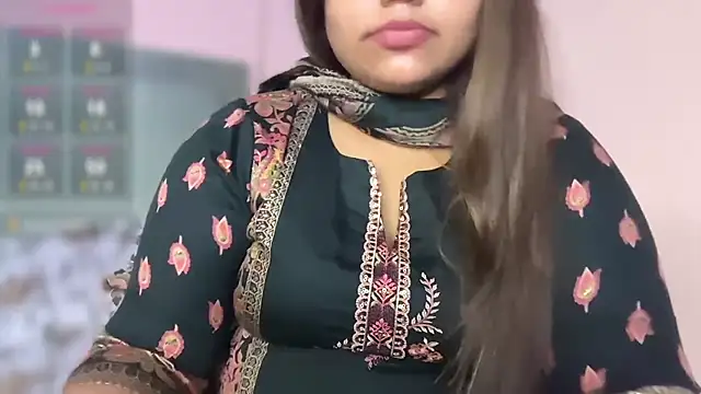 Miss Rose   online show from July 11, 5:48 pm