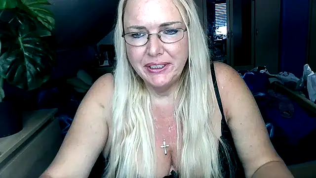 Sandy-Summer online show from October 21, 2:51 pm