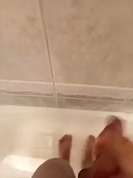 ruiiizz online show from April 28, 1:49 pm