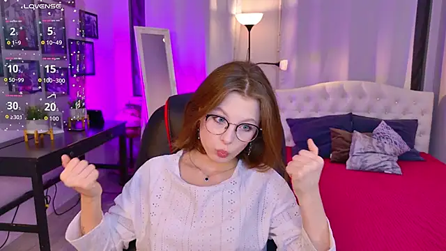 Bubblegum Babe  online show from October 25, 8:03 pm