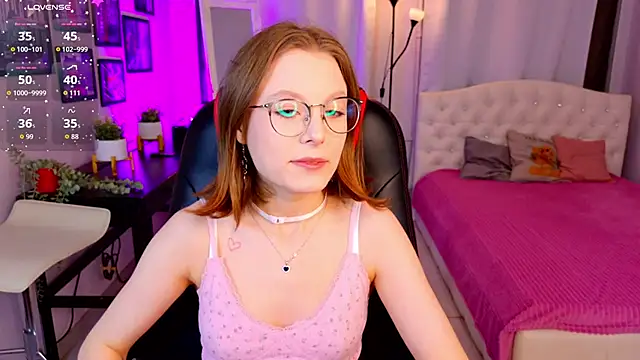 Bubblegum Babe  online show from November 1, 8:11 pm