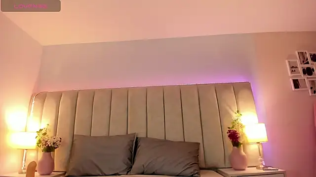 EllaaThorne online show from October 27, 7:51 pm