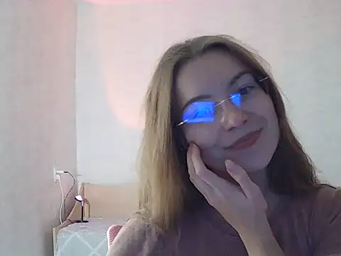 Snapshot of Melirynn chatting on October 27, 6:23 pm Melirynn online show from October 27, 6:23 pm