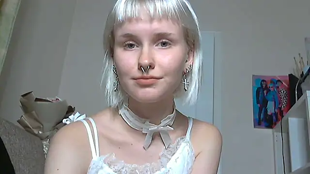 Snapshot of Paradoxy_ chatting on October 10, 7:46 pm Paradoxy online show from October 10, 7:46 pm