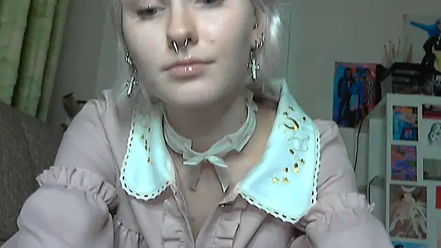 Snapshot of Paradoxy_ chatting on December 4, 9:12 pm Paradoxy online show from December 4, 9:12 pm