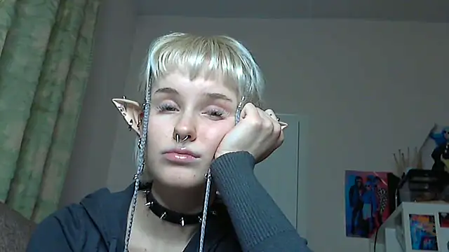 Snapshot of Paradoxy_ chatting on December 20, 9:44 pm Paradoxy online show from December 20, 9:44 pm