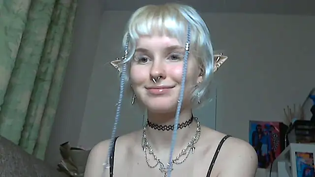 Snapshot of Paradoxy_ chatting on December 21, 8:38 pm Paradoxy online show from December 21, 8:38 pm