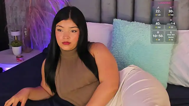 EmmaBlossom online show from October 29, 7:15 pm