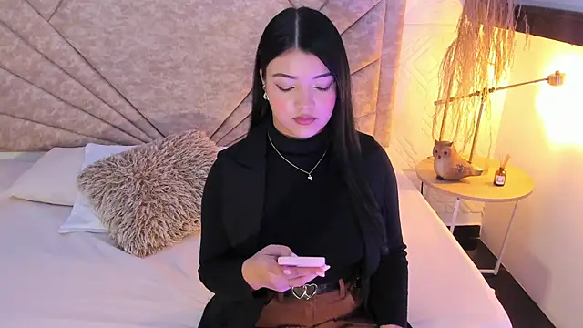 EmmaBlossom online show from December 16, 12:43 pm