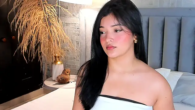 Snapshot of EmmaBlossom chatting on May 2, 12:43 pm EmmaBlossom online show from May 2, 12:43 pm
