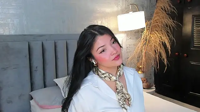 Snapshot of EmmaBlossom chatting on May 21, 12:34 pm EmmaBlossom online show from May 21, 12:34 pm