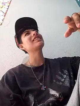 Snapshot of Owen_tomboy chatting on October 23, 5:55 pm Owen tomboy online show from October 23, 5:55 pm