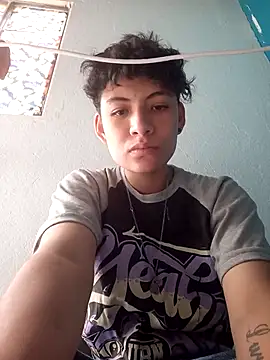 Snapshot of Owen_tomboy chatting on October 24, 6:59 pm Owen tomboy online show from October 24, 6:59 pm