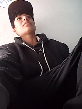 Snapshot of Owen_tomboy chatting on November 4, 3:11 pm Owen tomboy online show from November 4, 3:11 pm