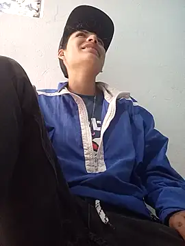 Snapshot of Owen_tomboy chatting on November 6, 4:08 pm Owen tomboy online show from November 6, 4:08 pm