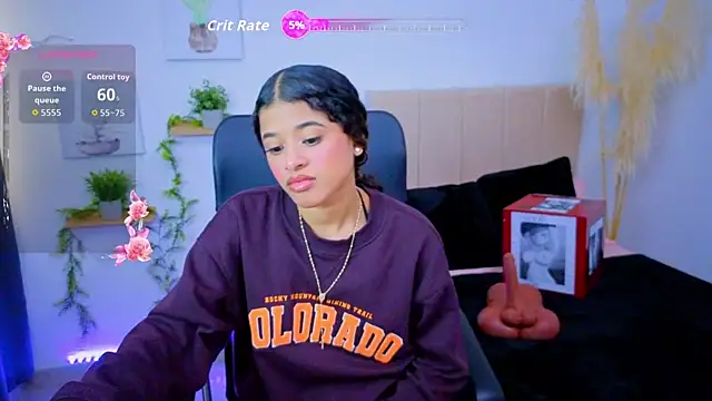 pequitasmedusa9 online show from November 20, 7:46 pm