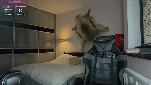 EvaCarter1 online show from October 11, 6:45 am