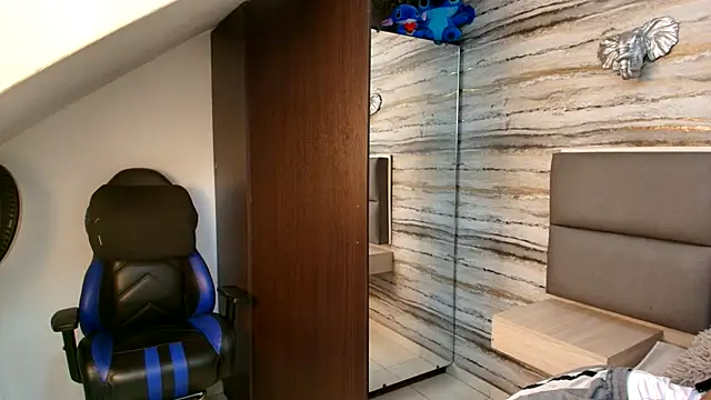 Lovers 21 online show from December 1, 9:31 pm