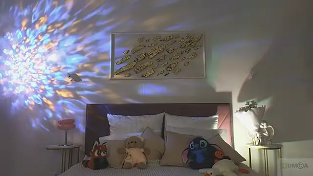 Nicole Broown  online show from December 4, 9:12 pm