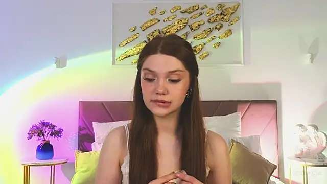 Nicole Broown  online show from May 6, 8:58 pm