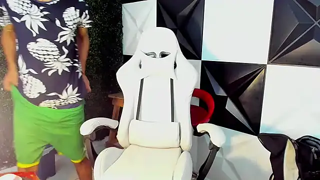 Snapshot of xion_ez chatting on October 30, 7:58 pm xion ez online show from October 30, 7:58 pm