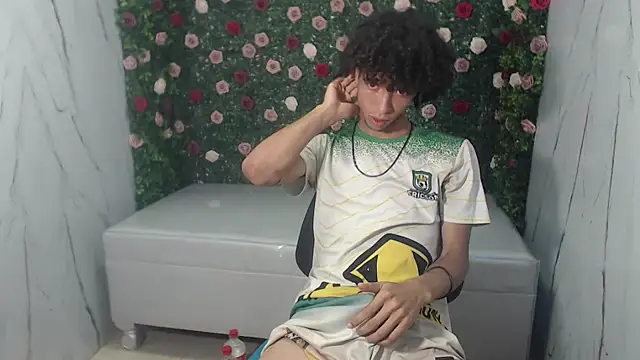 Snapshot of xion_ez chatting on October 31, 8:43 pm xion ez online show from October 31, 8:43 pm