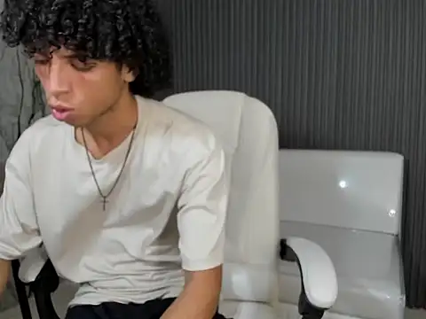 Snapshot of xion_ez chatting on November 10, 8:30 pm xion ez online show from November 10, 8:30 pm