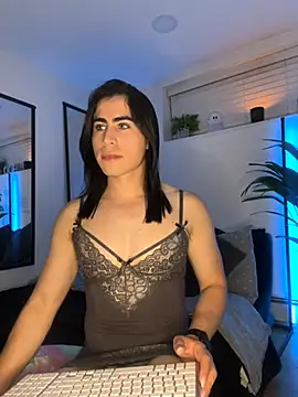 emilycolte online show from October 20, 12:00 am