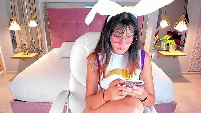 Snapshot of LillyWillss chatting on November 30, 12:31 pm LillyWillss online show from November 30, 12:31 pm