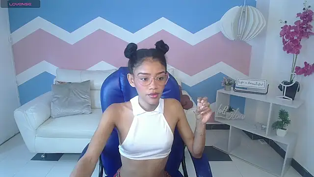 adisson petite1 online show from November 8, 1:11 pm