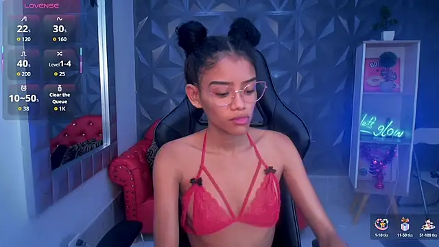 adisson petite1 online show from November 28, 1:25 pm