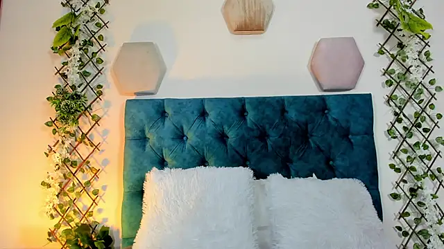 violett  rousee online show from October 21, 2:07 pm