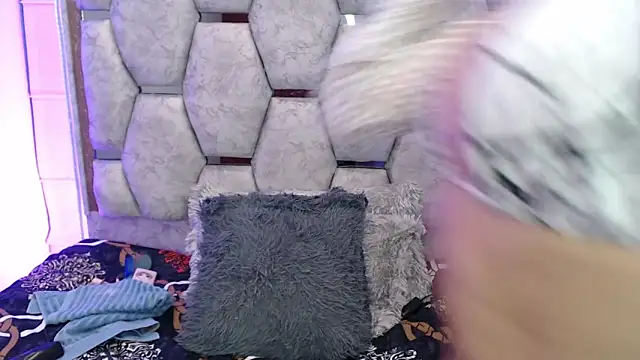 AnalyMilles online show from November 28, 11:07 pm