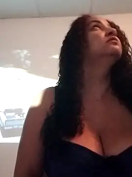 Snapshot of MEYBELLATINA chatting on September 30, 8:47 pm MEYBELLATINA online show from September 30, 8:47 pm