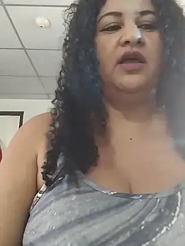 Snapshot of MEYBELLATINA chatting on October 9, 8:51 pm MEYBELLATINA online show from October 9, 8:51 pm