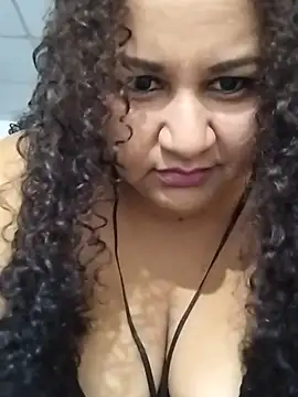 Snapshot of MEYBELLATINA chatting on October 21, 8:31 pm MEYBELLATINA online show from October 21, 8:31 pm