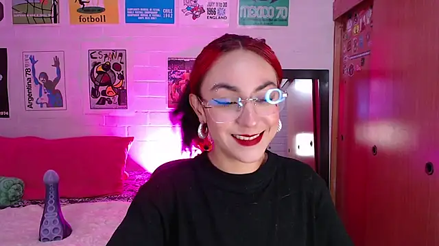 Snapshot of Amy66 chatting on July 2, 10:43 am Amy66 online show from July 2, 10:43 am