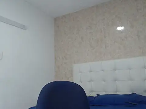 Aaron Foxxx online show from December 19, 8:27 pm