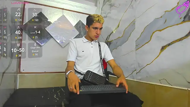 Stiben boy online show from October 4, 7:23 pm