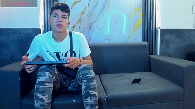 Stiben boy online show from December 15, 12:31 pm