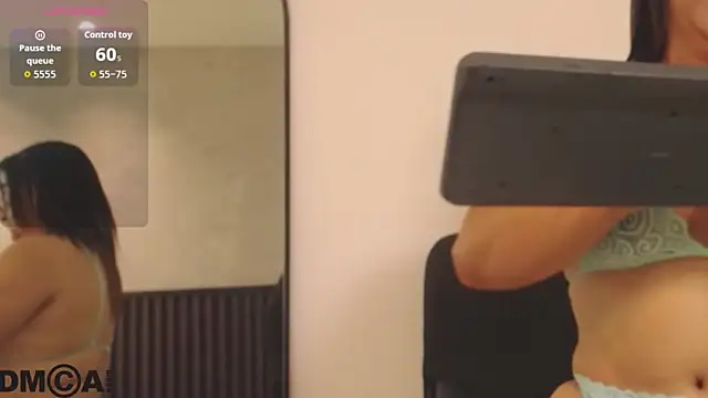 Snapshot of alahia_mellers chatting on October 26, 3:56 am alahia mellers online show from October 26, 3:56 am