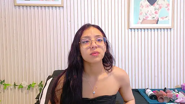 Abrilmirren online show from April 5, 11:18 am