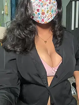 Snapshot of Lisa_afreen chatting on July 1, 5:23 pm Lisa afreen online show from July 1, 5:23 pm