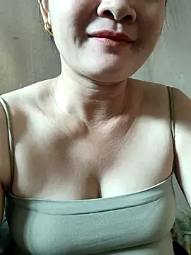 Snapshot of Paul-paul11 chatting on October 21, 5:08 am Paul-paul11 online show from October 21, 5:08 am