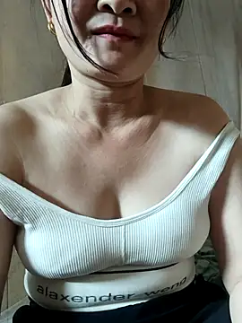 Snapshot of Paul-paul11 chatting on October 26, 4:51 am Paul-paul11 online show from October 26, 4:51 am