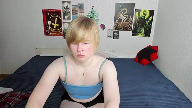 Cattie w  online show from March 26, 1:11 am