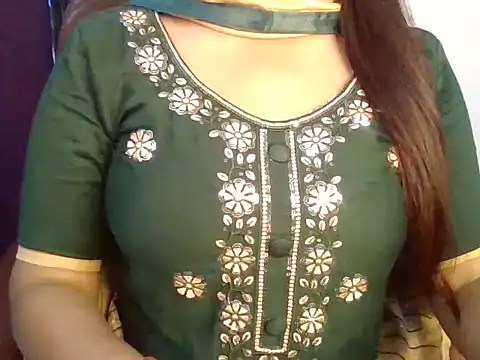 LOVELY SUKOON online show from October 2, 4:30 am