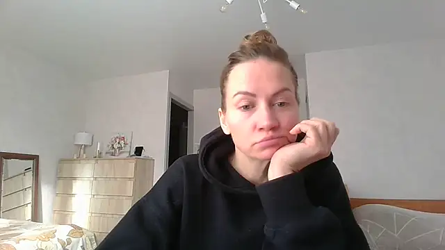 Thavione online show from February 9, 9:46 am